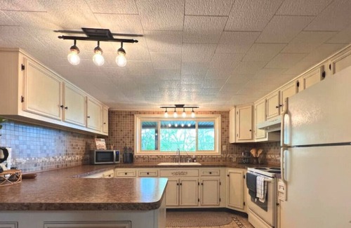 Lewistown Casa | Riverfront, Jacuzzi, Pellet Grill| Lazy Bass Lodge