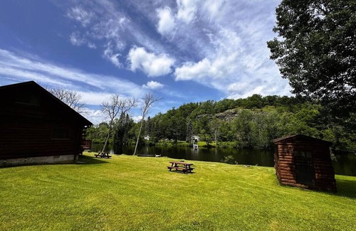 Crystal Falls Cabina | Riverfront Loft#7 Crystal Falls