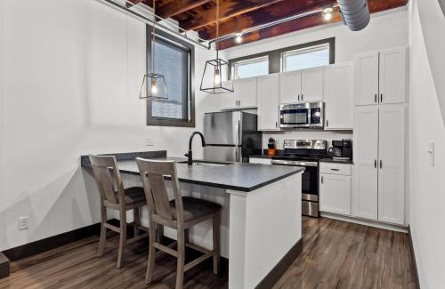 Downtown St. Louis Apartamento | Riverfront Loft-Private Roof Deck-Parking-P204