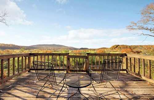Paw Paw Cabina | Riverfront Log Cabin w Fireplace, Grill & Fire Pit