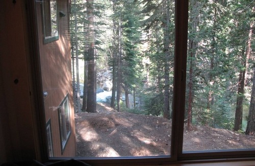 Strawberry Cabina | Riverfront cabina de lujo, Dodge Ridge, Fresa, Pinecrest