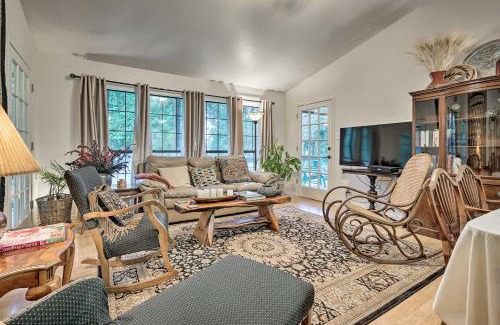 Martindale Casa | Riverfront Martindale House with 2 Covered Decks