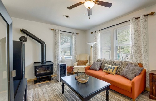 Hillsboro Casa | Riverfront Missouri Vacation Rental w/ Deck