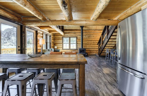 Beaverhead County Cabina | Riverfront Montana Log Cabin w/Mountain Views!