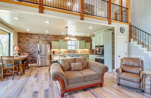 Boswell Cabina | Riverfront Mountain View Cabin w/ Deck & Grill!