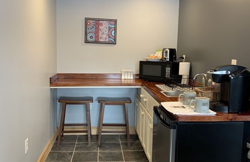 Kingfield Apartamento | Riverfront mountain retreat