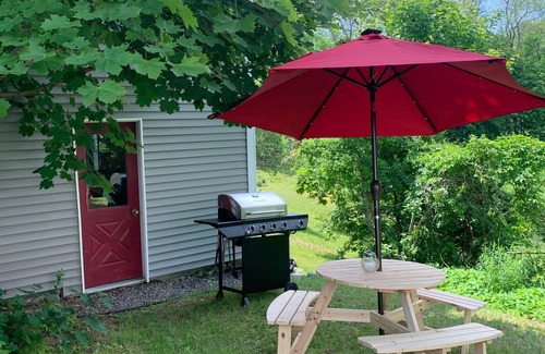 Kingfield Apartamento | Riverfront mountain retreat