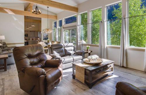 Ouray Casa | Riverfront Ouray Vacation Home about 1 Mi to Downtown!