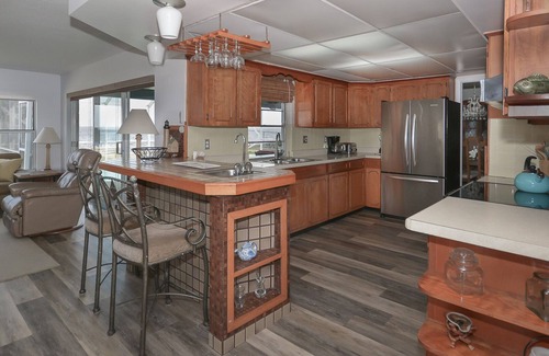Titusville Casa | Riverfront Pool Home cerca de KSC y las playas de la costa este