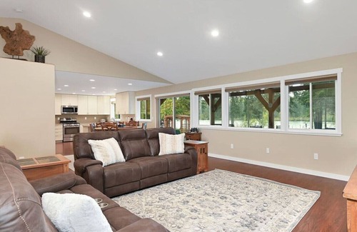 Sterling Casa | Riverfront Ranch + Cabin