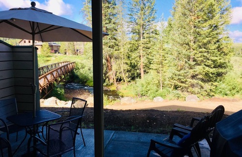 Rendezvous Casa | Riverfront Rendezvous! IKON Destination & Private Hot Tub
