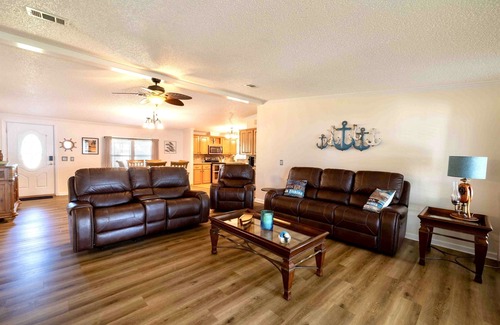 Crescent City Casa | Riverfront Retreat w/ Dock, Lifts & Sunset Views