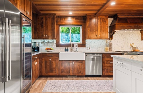 Cascade Casa | Riverfront Retreat - Pool and Hot Tub Escape