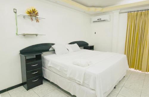 Centro Apartamento | Riverfront Retreat Prime Location Apartment with Stunning Views of the RioNegro