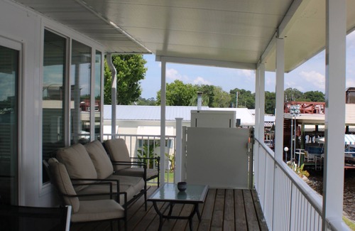 Welaka Casa | Riverfront Retreat-Private Dock; Fishing, Boating & Peaceful Getaway in Welaka