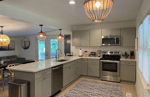 Fishers Hill Casa | Riverfront Retreat