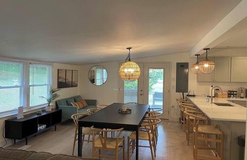 Fishers Hill Casa | Riverfront Retreat