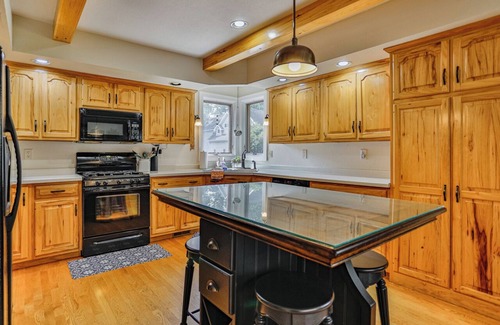 Schofield Casa | Riverfront Retreat with Hot Tub, Kayaks | Sleeps 8