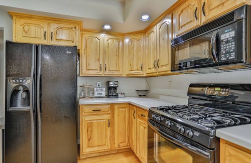 Schofield Casa | Riverfront Retreat with Hot Tub, Kayaks | Sleeps 8