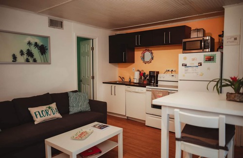 Crescent Beach Apartamento | Frente al río directo con vistas increíbles * Piscina compartida * 200 ma la playa