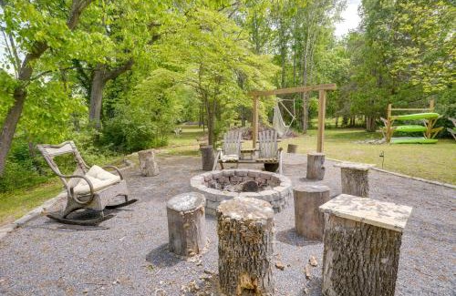 Shenandoah Casa | Riverfront Shenandoah Getaway with Kayaks and Tubes!