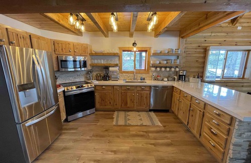 San Juan River Village Casa | Riverfront "Streams & Dreams" Cabin with Hot Tub