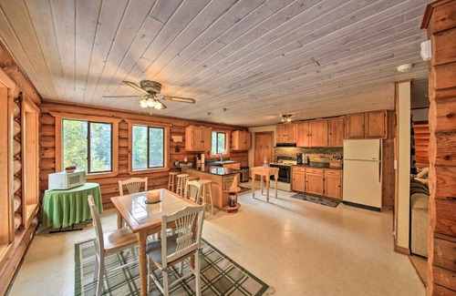 Troy Casa | Riverfront Troy Cabin Ready with Bikes and Rafts!