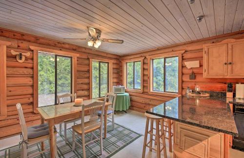 Troy Casa | Riverfront Troy Cabin Ready with Bikes and Rafts!