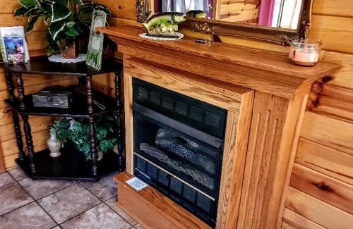 Eureka Springs Casa | Riverfront Vacation Rental with Gas Fireplace in Eureka Springs, Arkansas