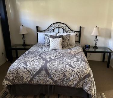 Three Rivers Casa | Riverfront with EV charger - Sequoia River Cottage