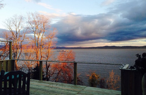 Haverstraw Casa | Riverhouse- 1 hora desde Nyc- 2br / deck / Hike / bike Trail / canoe / kyack