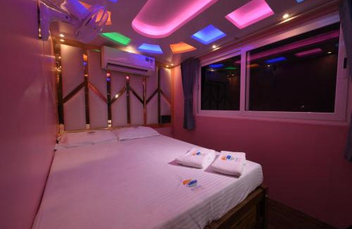 Mankombu Alquiler De Eote | Riveria Caravan Houseboat