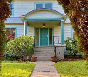 Whiteaker Casa | Riverpath Inn