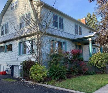 Whiteaker Casa | Riverpath Inn