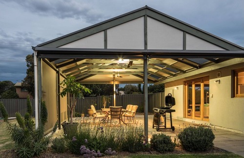 Goolwa South Casa | Riverport Retreat - Pet Friendly, close to the river, free Wifi + linen included