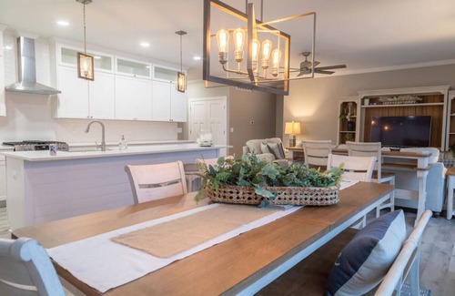 Caseville Apartamento | River’s Bend Sanctuary- WALK to Beach & Downtown