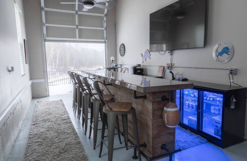 Caseville Apartamento | River’s Bend Sanctuary- WALK to Beach & Downtown