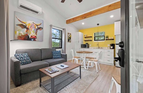 Fredericksburg Casa | Rivers Edge Cottages with Hot Tub