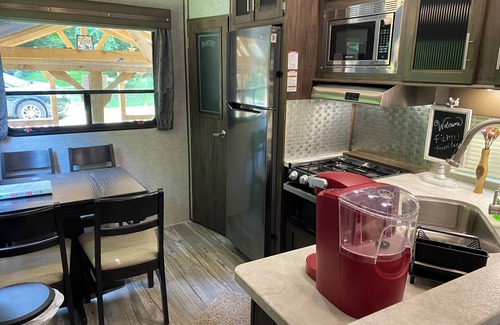 Driftwood Casa | Rivers, private elk viewing, FREE amenities, site on 62 acres