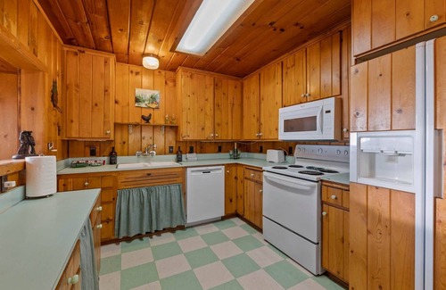 Strawberry Casa | Rivers Resort Cabin #5