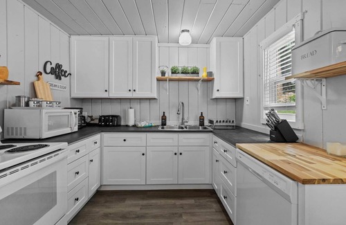 Strawberry Casa | Rivers Resort Cabin #6