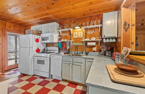 Strawberry Casa | Rivers Resort Cabin #7