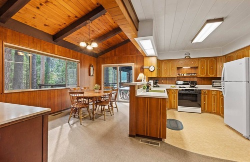 Strawberry Casa | Rivers Resort Cabin #10