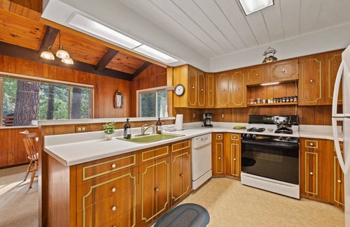 Strawberry Casa | Rivers Resort Cabin #10