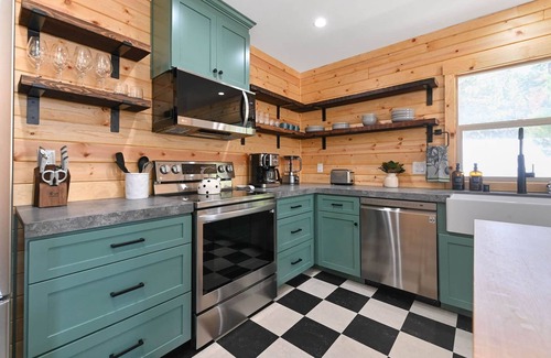 Pinecrest Cabina | Rivers Resort Cabin #1 "Millport"
