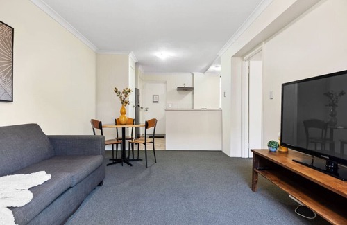 South Perth Apartamento | Riverside 1BR Apartment in South Perth