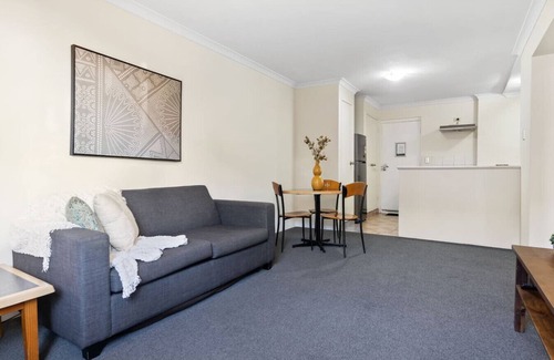 South Perth Apartamento | Riverside 1BR Apartment in South Perth