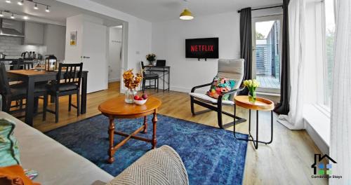 Cambridge Apartamento | Riverside - 2BR & 1BR - Flat Walk to Centre with open Parking