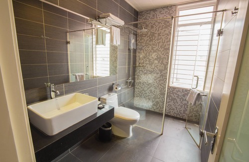 Hai Ba Trung Hotel | Riverside Boutique Hotel