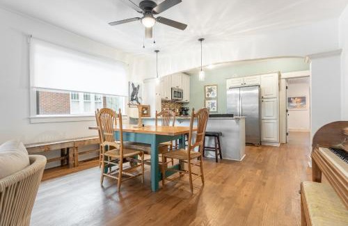 East Hill Casa | Riverside Bungalow